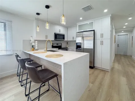 2933 NW 48th Terrace Miami FL 33142