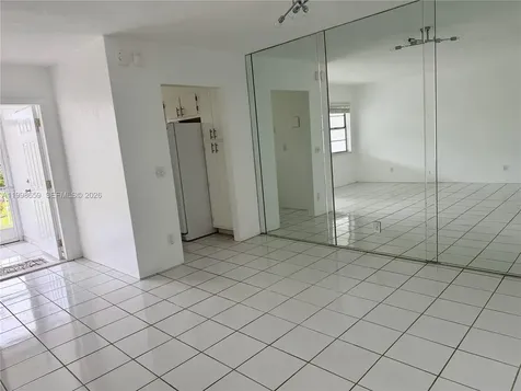 580 Egret Drive Hallandale Beach FL 33009