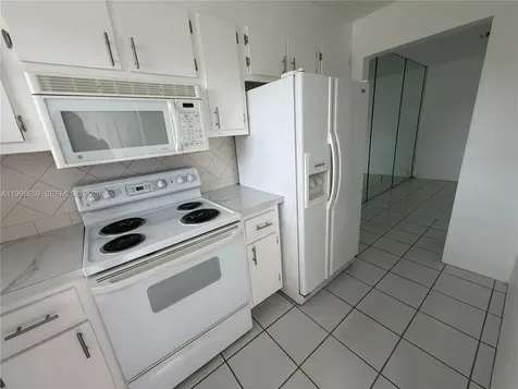 580 Egret Drive Hallandale Beach FL 33009