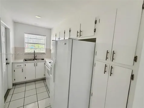 580 Egret Drive Hallandale Beach FL 33009