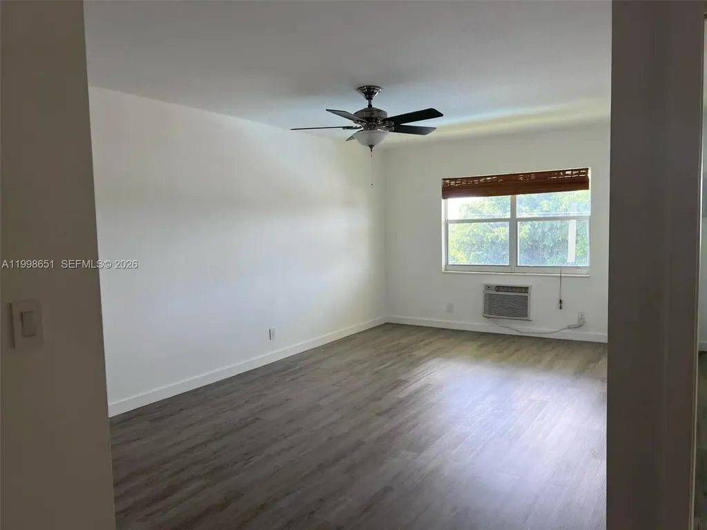 1350 E Sample Road Pompano Beach FL 33064