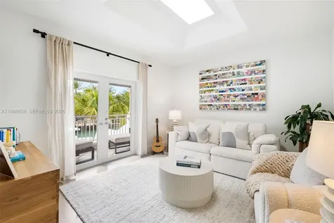 1415 Sunset Harbour Drive Miami Beach FL 33139