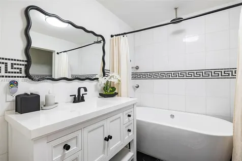 1415 Sunset Harbour Drive Miami Beach FL 33139