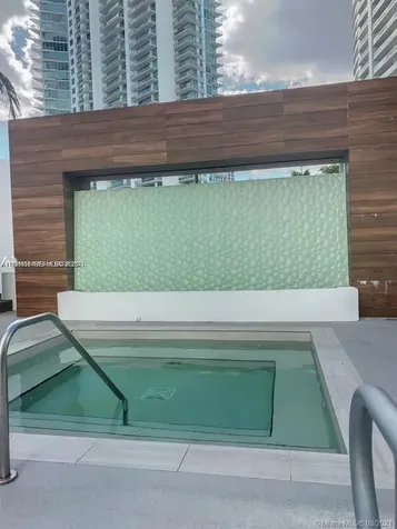350 S Miami Avenue Miami FL 33130