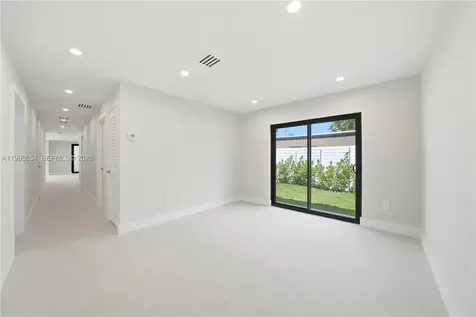 6332 SW 28th Street Miami FL 33155