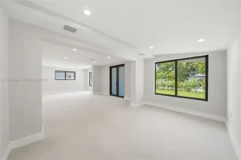 6332 SW 28th Street Miami FL 33155