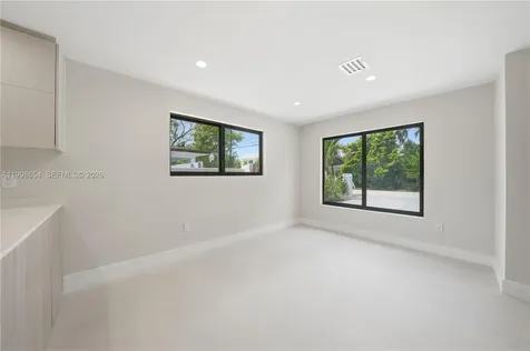 6332 SW 28th Street Miami FL 33155