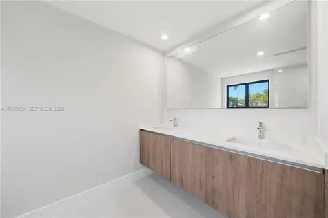 6332 SW 28th Street Miami FL 33155