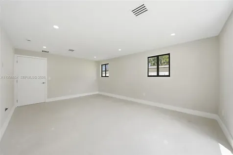 6332 SW 28th Street Miami FL 33155