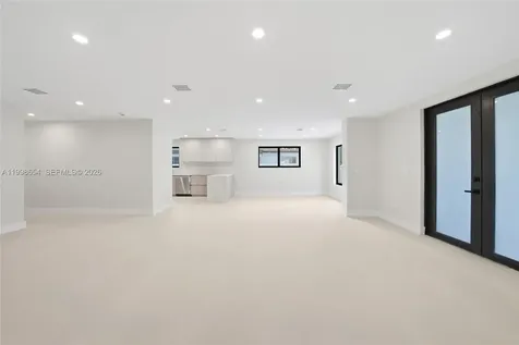 6332 SW 28th Street Miami FL 33155