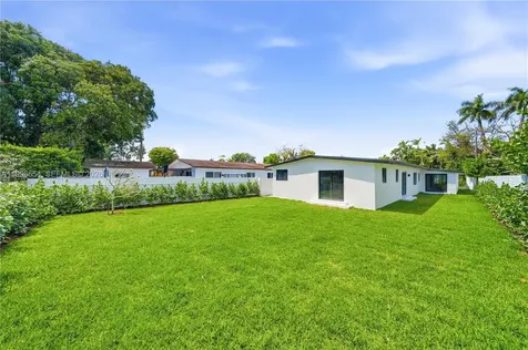 6332 SW 28th Street Miami FL 33155