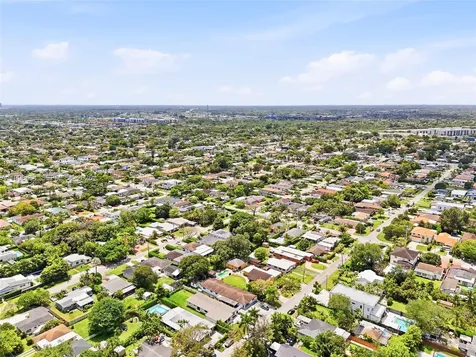 6332 SW 28th Street Miami FL 33155