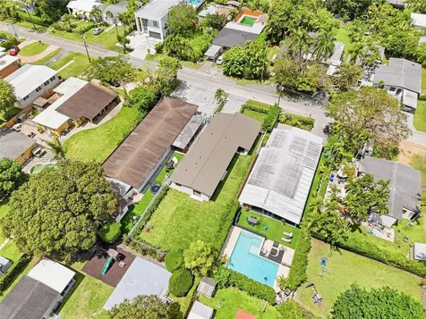 6332 SW 28th Street Miami FL 33155
