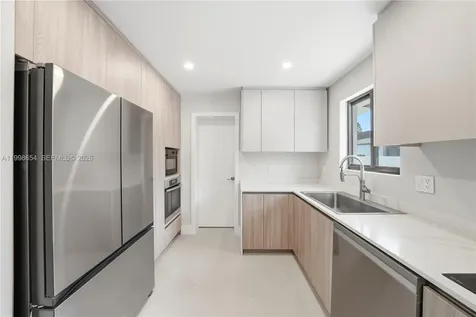 6332 SW 28th Street Miami FL 33155