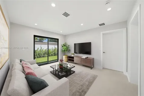 6332 SW 28th Street Miami FL 33155