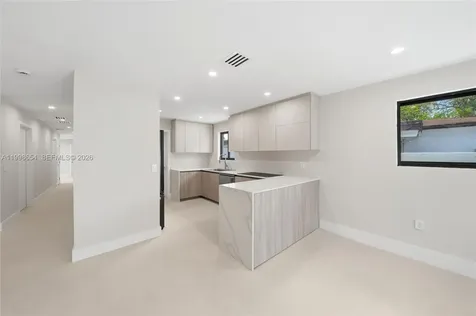 6332 SW 28th Street Miami FL 33155