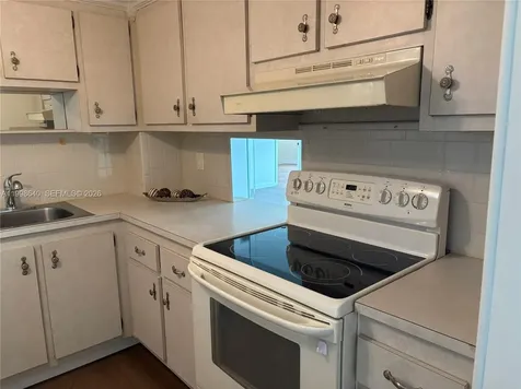 200 Ashbury Road Hollywood FL 33024
