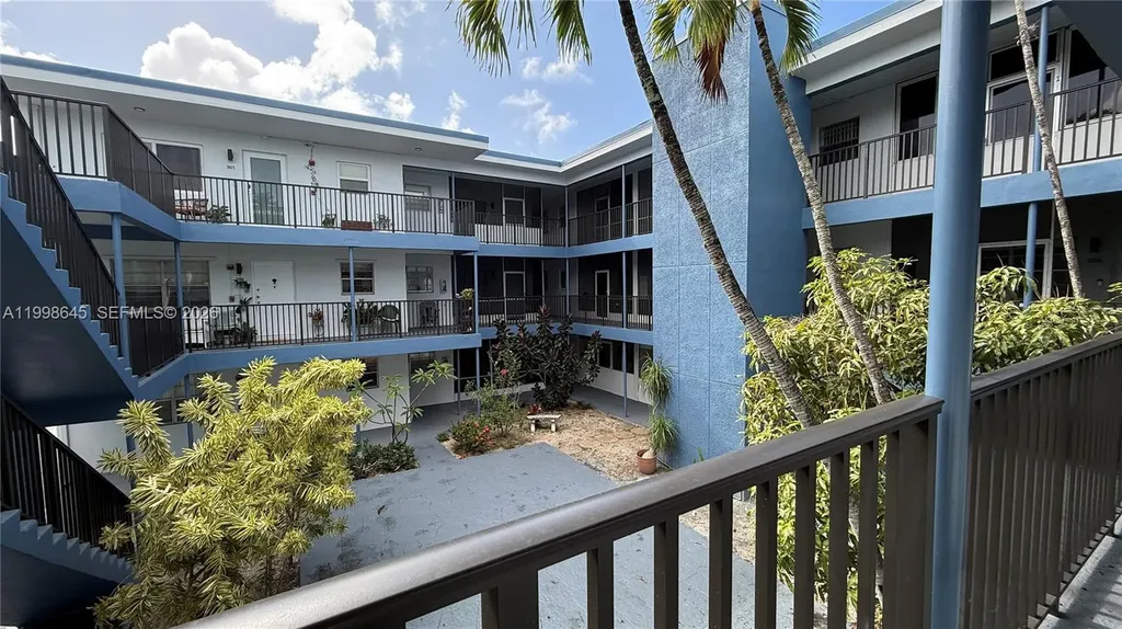 1943 Monroe Street Hollywood FL 33020