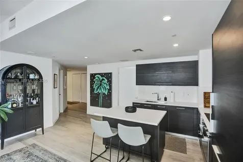 45 SW 9th Street Miami FL 33130