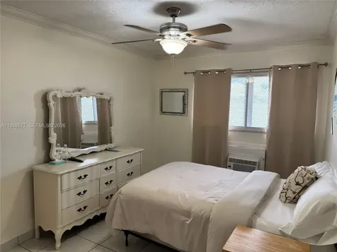 920 SW 11th Avenue Hallandale Beach FL 33009