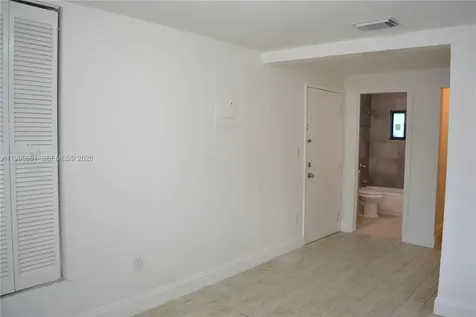1037 SW 4th Street Miami FL 33130
