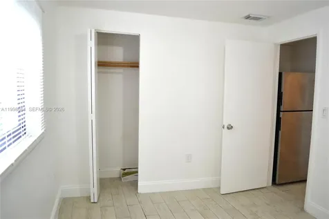 1037 SW 4th Street Miami FL 33130