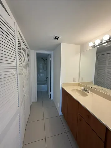 Miami FL 33193