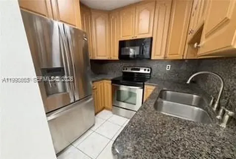 2565 W 56th Street Hialeah FL 33016