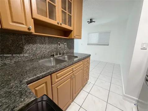 2565 W 56th Street Hialeah FL 33016