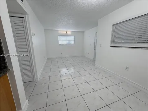 2565 W 56th Street Hialeah FL 33016