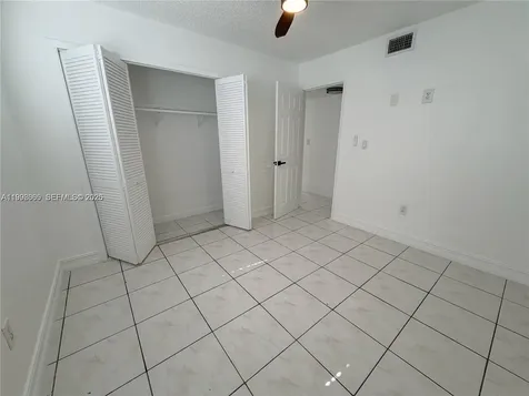2565 W 56th Street Hialeah FL 33016