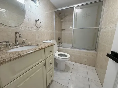 2565 W 56th Street Hialeah FL 33016