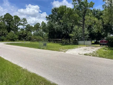 551 Avenue Del Sur Clewiston FL 33440