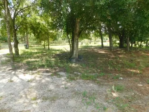 551 Avenue Del Sur Clewiston FL 33440