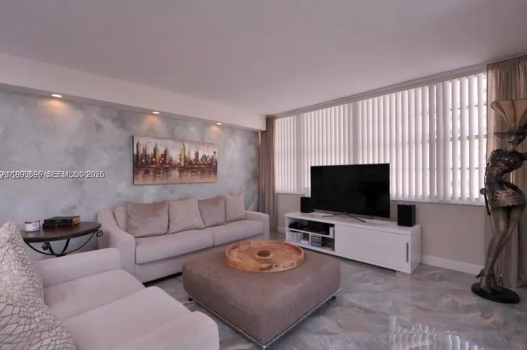 18041 Biscayne Boulevard Aventura FL 33160