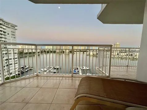 18041 Biscayne Boulevard Aventura FL 33160