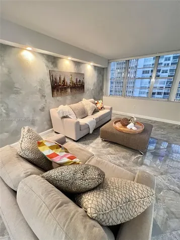 18041 Biscayne Boulevard Aventura FL 33160