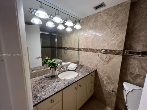 18041 Biscayne Boulevard Aventura FL 33160