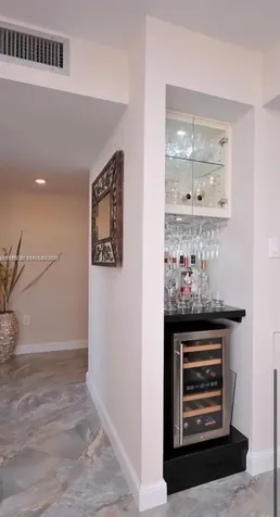 18041 Biscayne Boulevard Aventura FL 33160