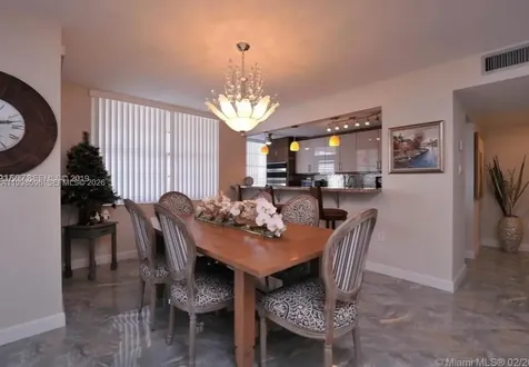18041 Biscayne Boulevard Aventura FL 33160