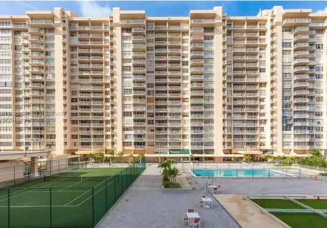 18041 Biscayne Boulevard Aventura FL 33160