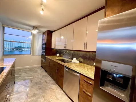 18041 Biscayne Boulevard Aventura FL 33160