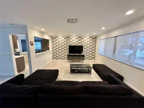 5424 Garfield Street Hollywood FL 33021