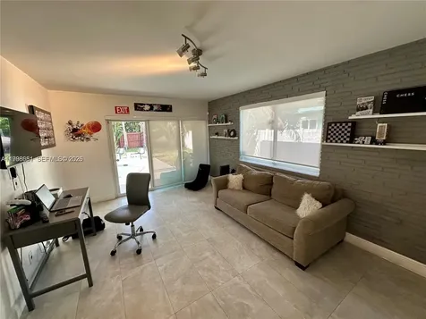 5424 Garfield Street Hollywood FL 33021