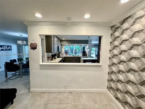 5424 Garfield Street Hollywood FL 33021