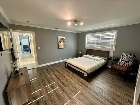 5424 Garfield Street Hollywood FL 33021