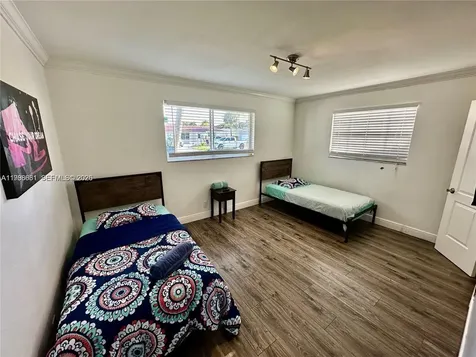 5424 Garfield Street Hollywood FL 33021