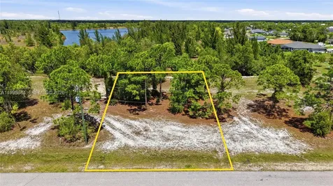 2817 NW 27th Street Cape Coral FL 33993