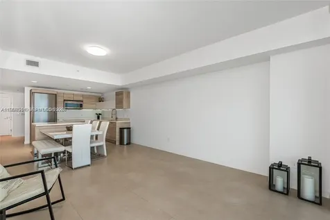 16385 Biscayne Boulevard North Miami Beach FL 33160