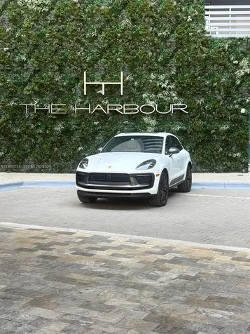 16385 Biscayne Boulevard North Miami Beach FL 33160